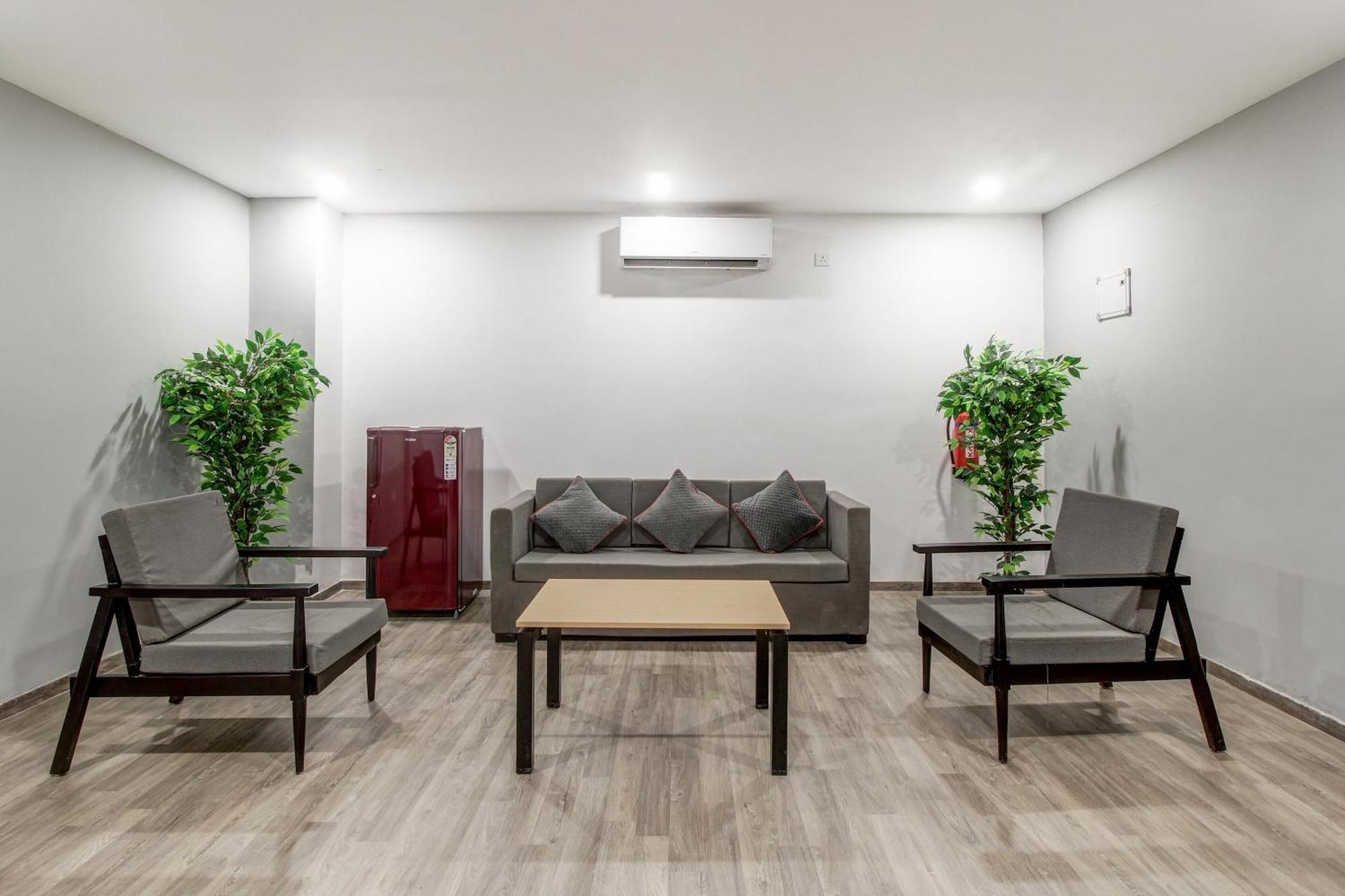 Отель Super Townhouse Rcc Majestic 397 Lb Nagar Хайдарабад Экстерьер фото